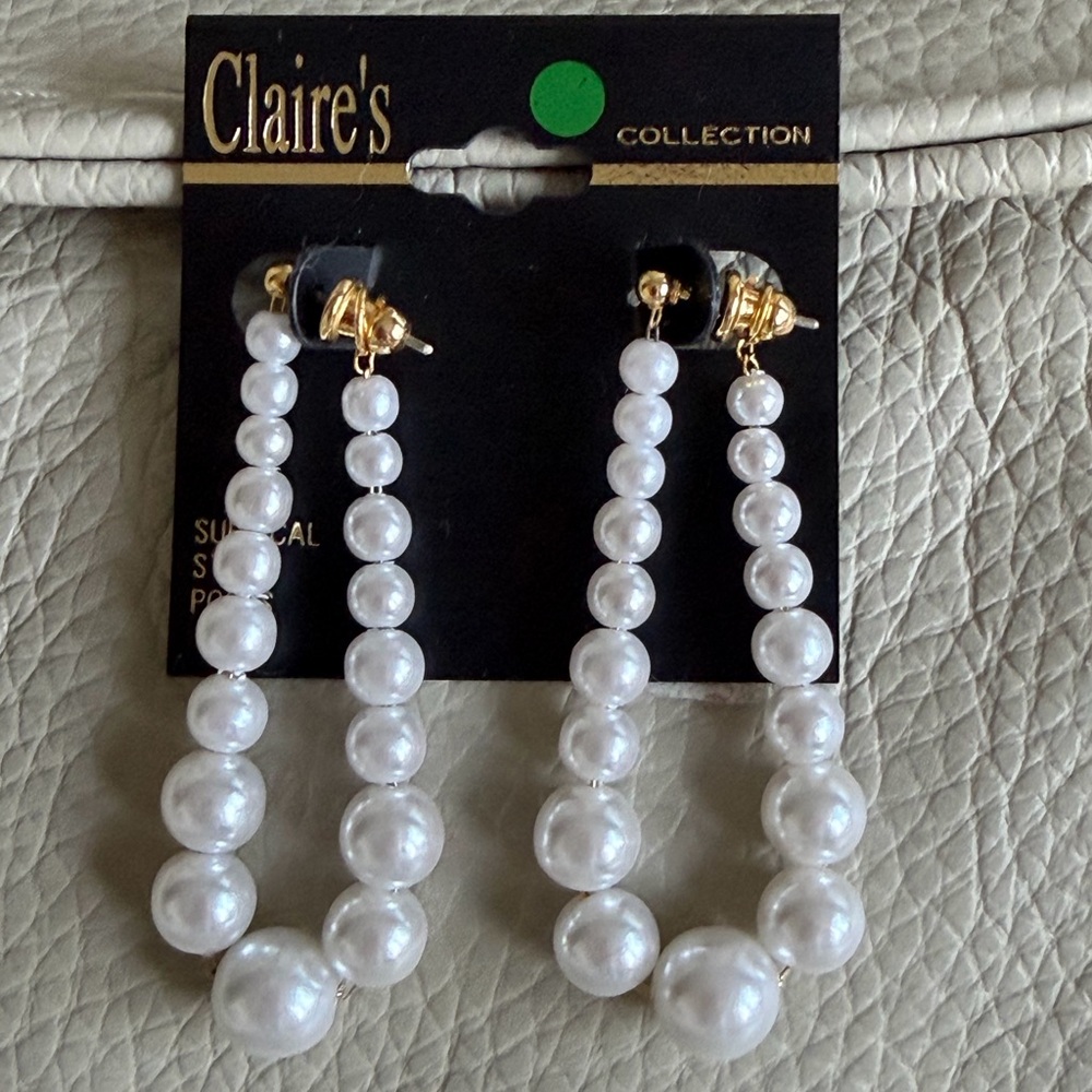 Claire's Vintage Faux Pearl Oval Stud Gold and White Earrings-Butterfly Back 90s